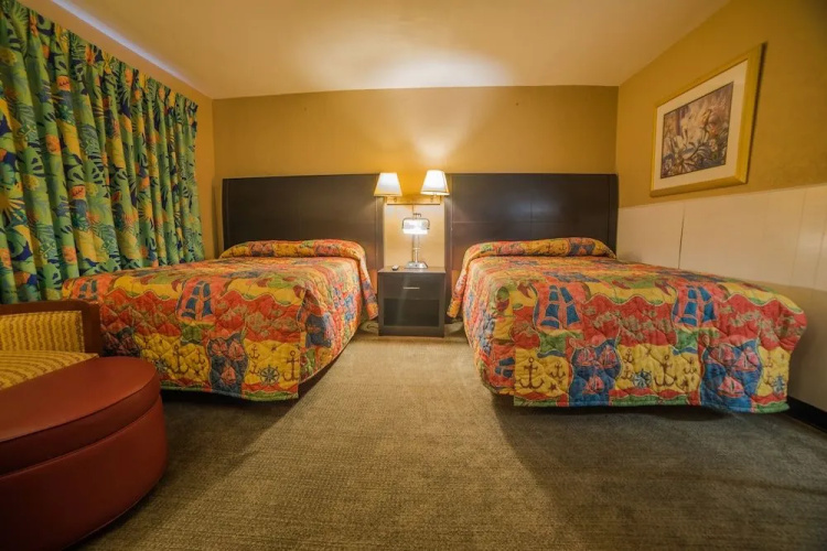 Deluxe Inn