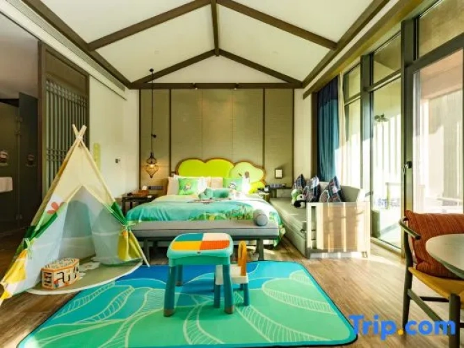 Deluxe Family Suite