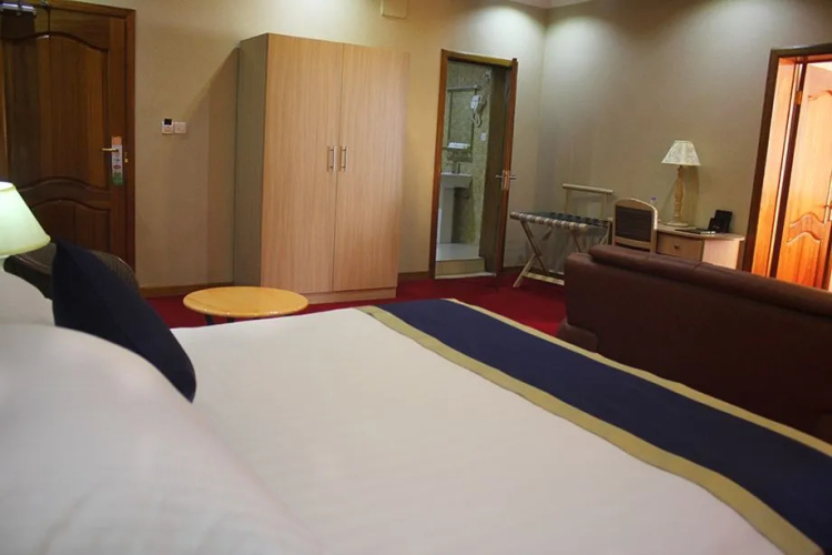Hillview Hotel & Apparts