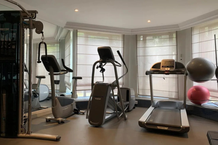 Cheval Thorney Court photo 18