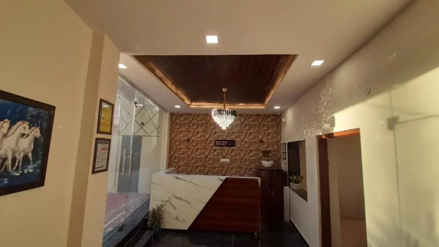 Hotel Sunstays Oppsite Bus stand