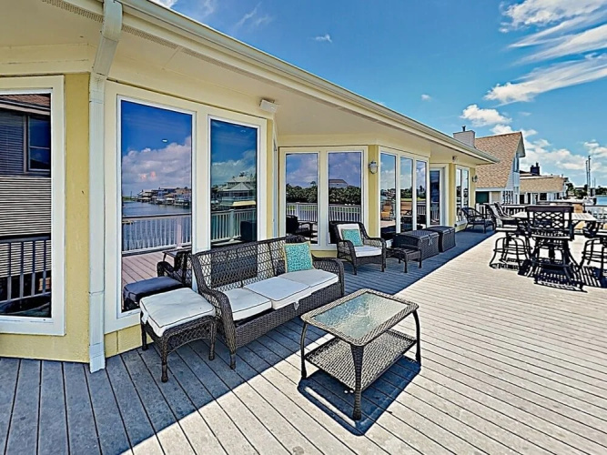 4121 West Bayside Way Home