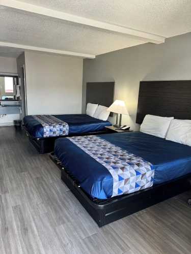 Classic Quadruple room