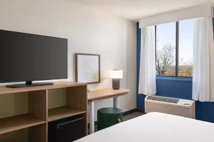 Spark by Hilton Germantown Washington DC North