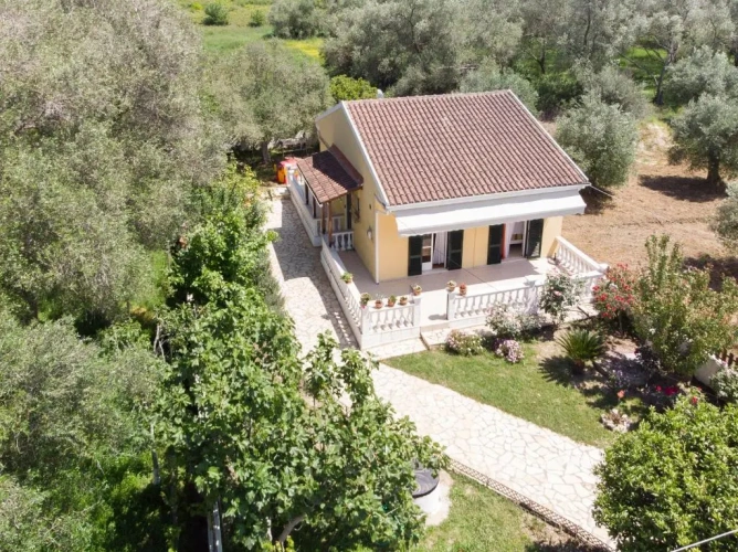 2 Bedrooms Cottage