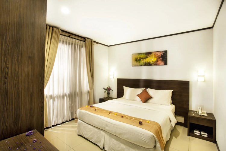 Summer Hills Hotel