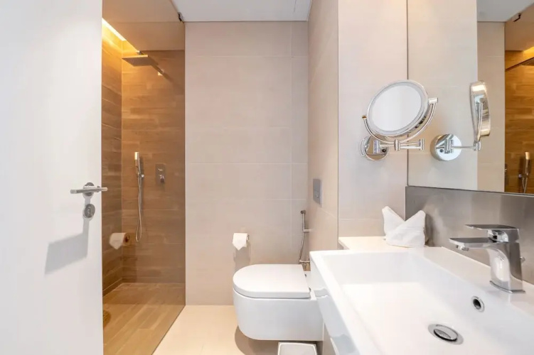 Lavish & Equipped 2 BR Facing Ain Dubai