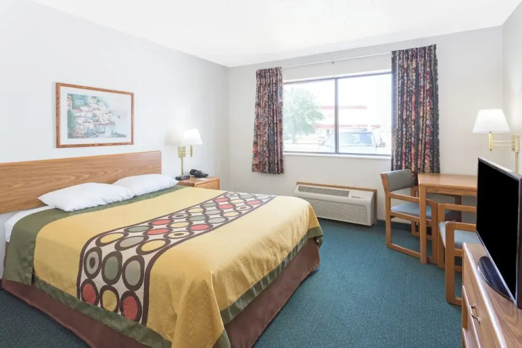 Budget Inn and Suites