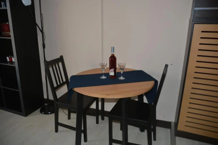 Modern apartment, 5΄ walk from central metro station
