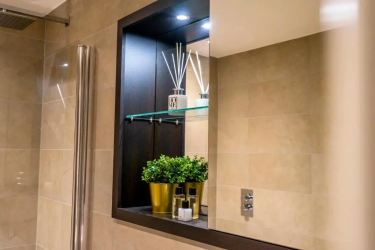 3 Bedrooms Apartment