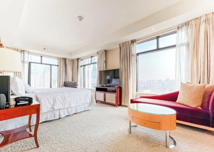 Signature Club Lounge Access Double Suite with city view