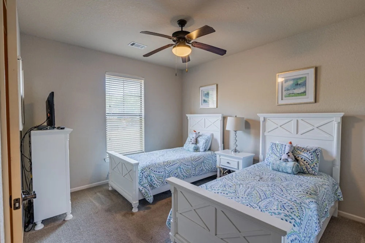 Beautiful Bella Piazza Condo