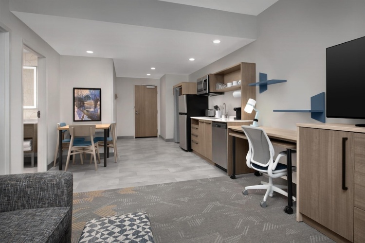 1 Bedroom Suite