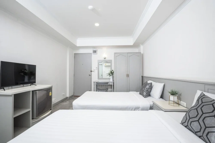 Standard Twin room with balcony