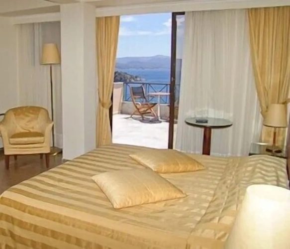 Standard Quadruple room with sea view