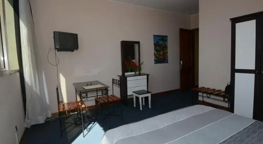 Aina Hotel