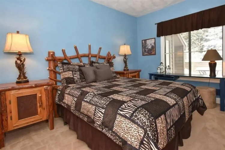 Seven Springs 3 BR Premium Condo with Loft & Deck by RedAwning