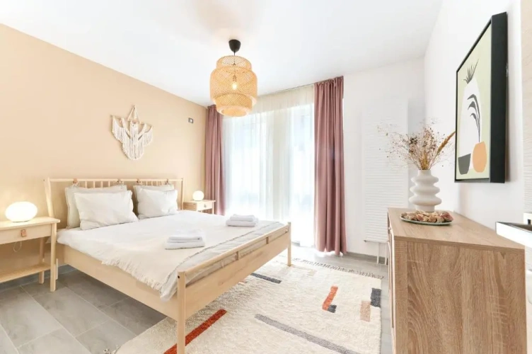 2 Bedrooms Apartment