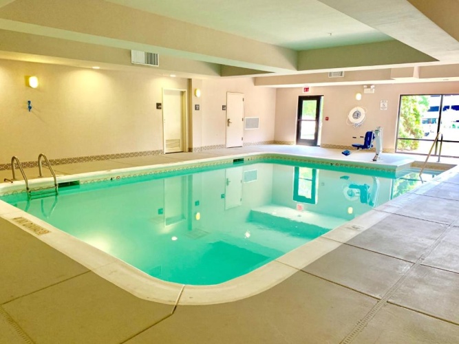 Hampton Inn Champaign/Urbana photo 18