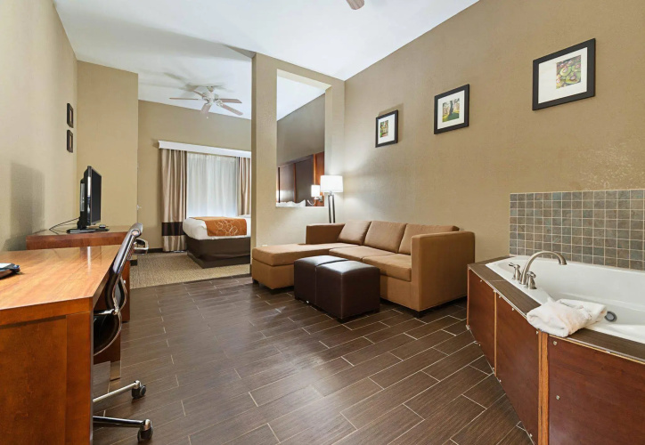 Comfort Suites Batesville