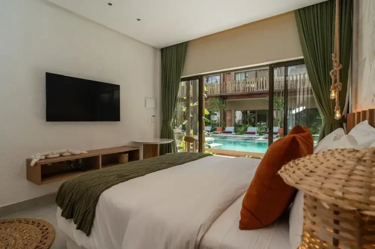 1 Bedroom Superior Suite with pool view