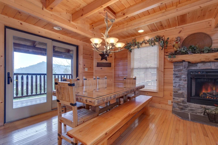 Destinys Lodge by Vtrips