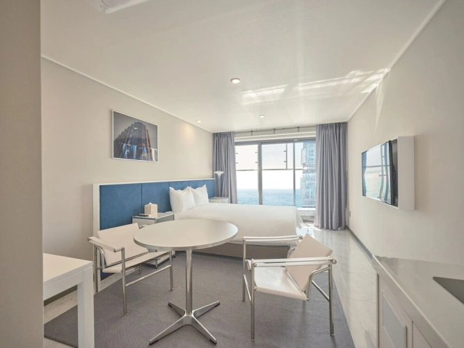 Deluxe Family room with balcony