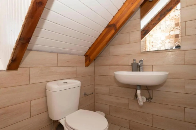 Giorgos House Attic