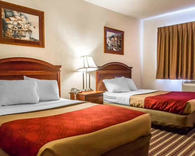 Economy Inn & Suites