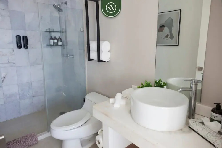 Ocean View 2BR Condo - Private Terrace - Beach