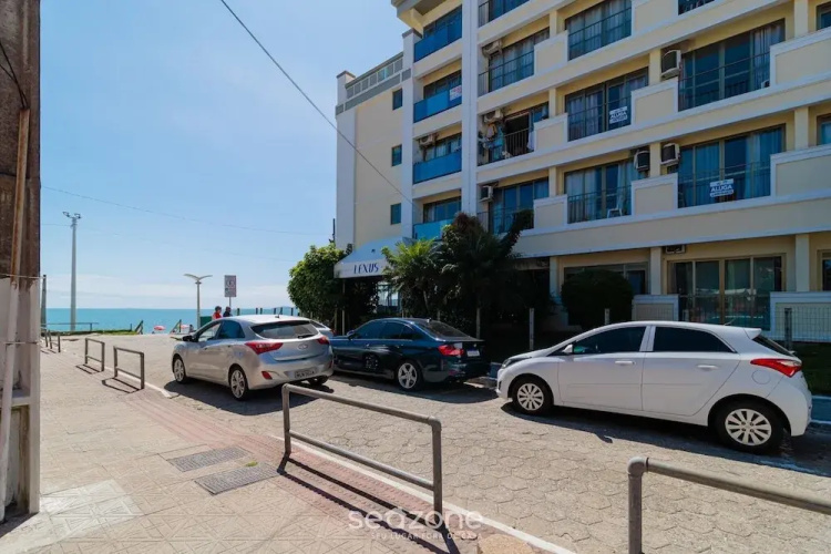 Great Beachfront Apartment Lbm306