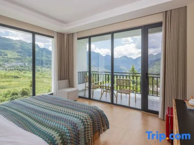 2 Bedrooms Suite with balcony