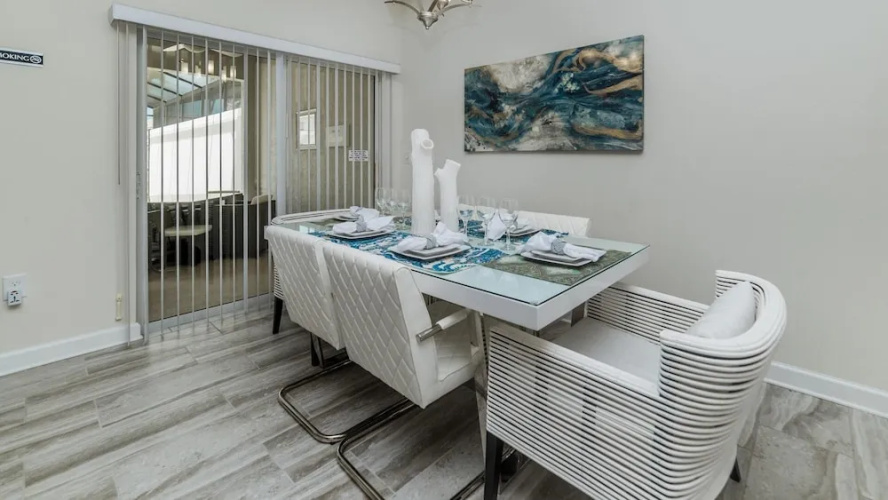 1595 Moon Valley Drive