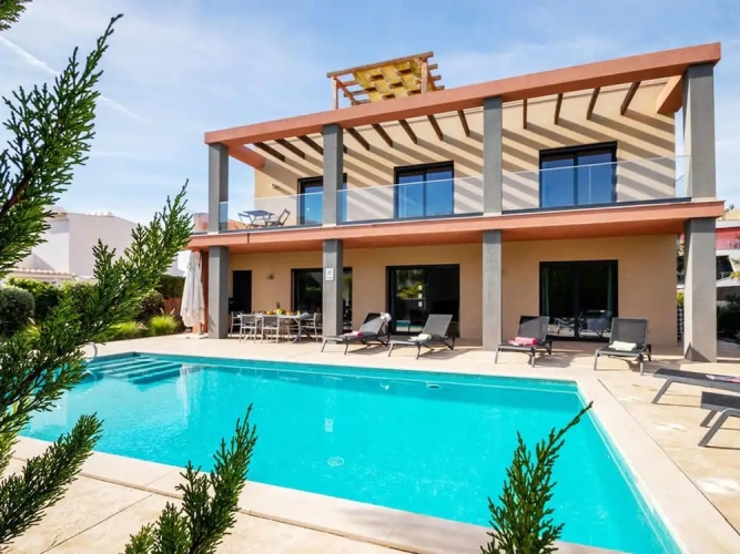 4 Bedrooms Villa with balcony and with sea view