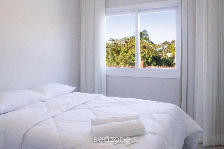 Apto moderno com piscina e churrasqueira CRR201