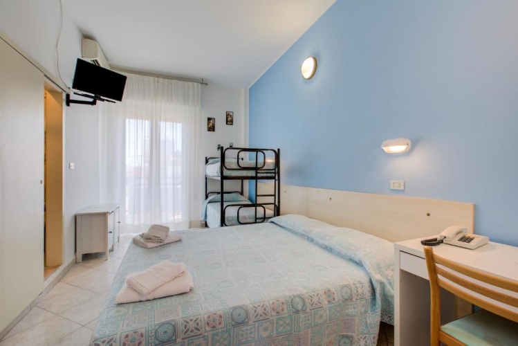Standard Quadruple room with balcony