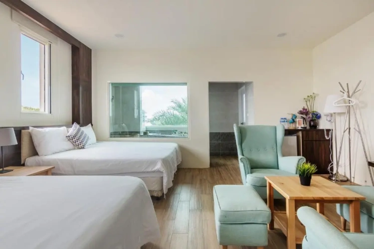 Deluxe Quadruple room with balcony