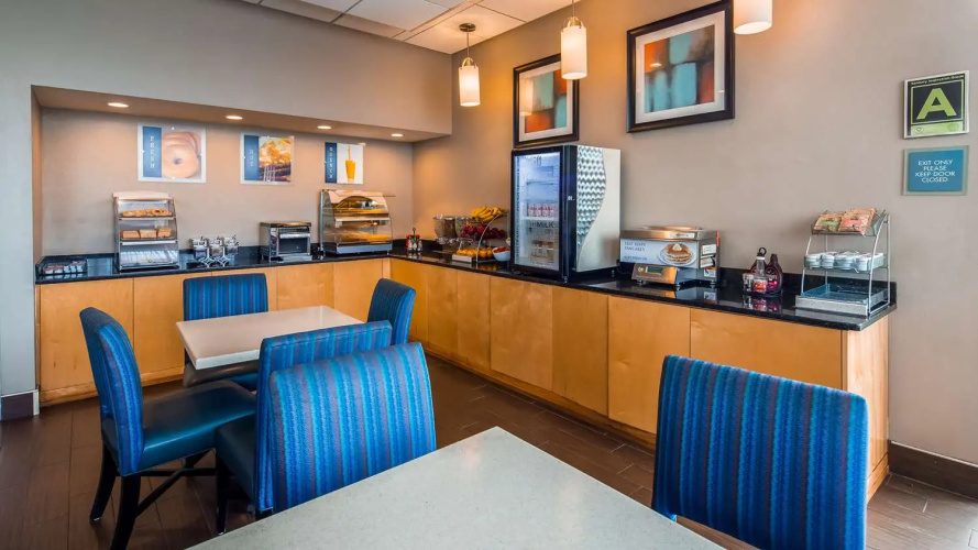 Best Western Hartford Hotel & Suites photo 32