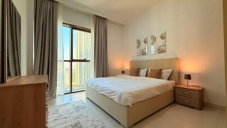 Dancenter Luxury 2 BR at Creek Side