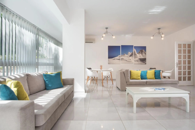 Milos Hotel