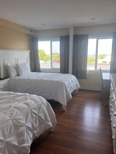 1 Bedroom Premier Suite with partial ocean view