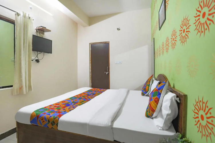 Hotel Kashi Khand