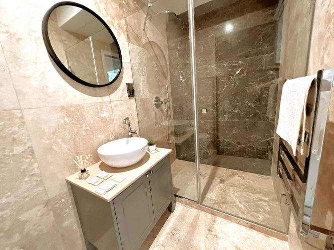 Self Check-in 1BR Refurbished Apartment