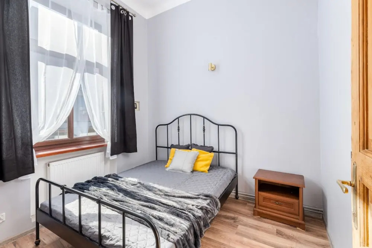 Charming Central Apartment