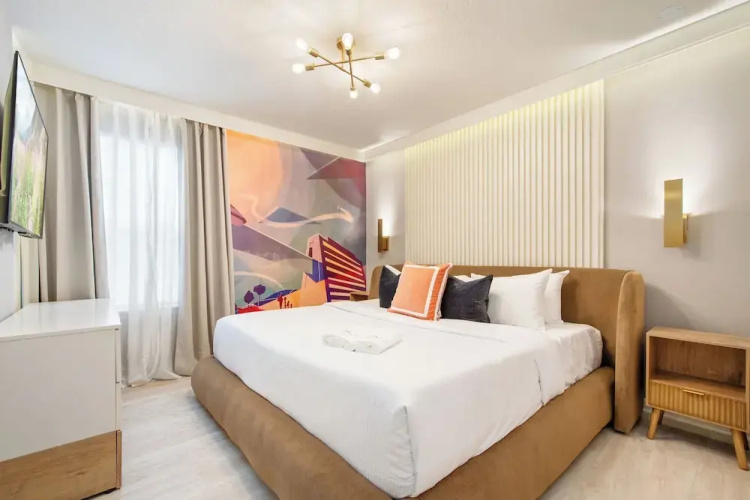 15993CCL Windsor Cay Resort