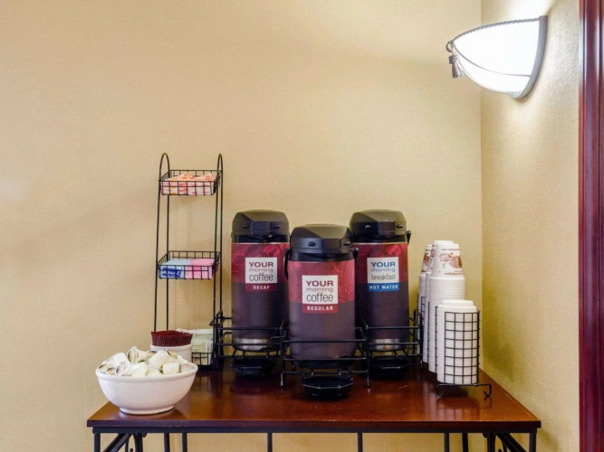 Comfort Inn & Suites Fall River
