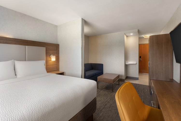 Holiday Inn Express Vancouver Airport - Richmond photo 6
