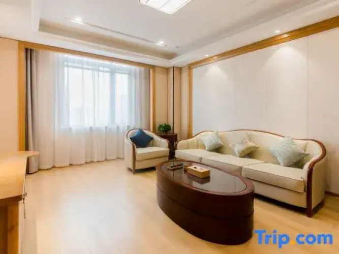Taizhou Jinchen Metropark Hotel