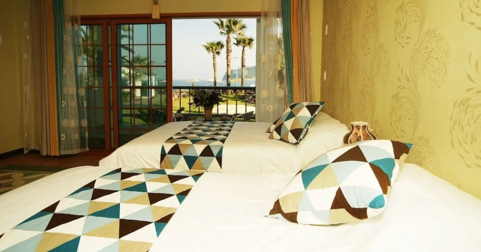 Standard Twin room with ocean view