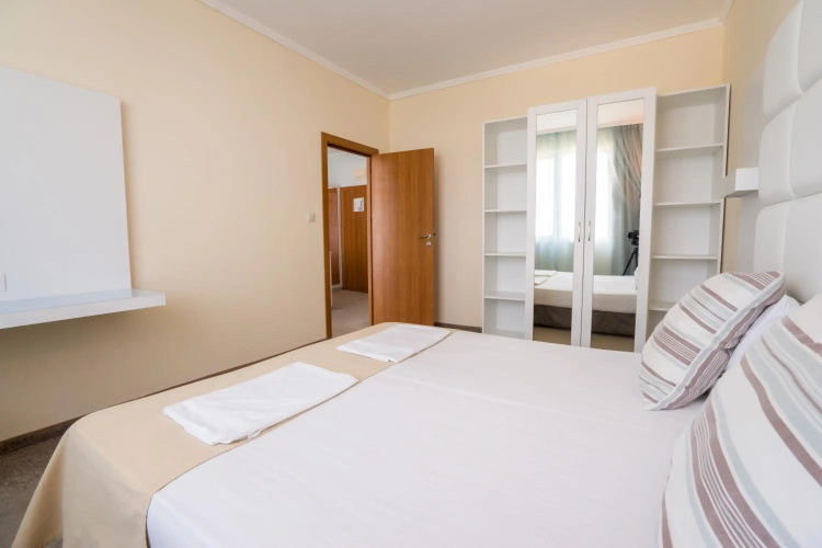 Perla Beach Hotel III
